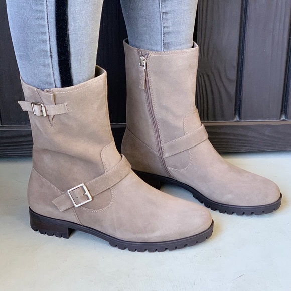 Lake House Winter Taupe Lug Sole Genuine Boots - Picture 2 of 5